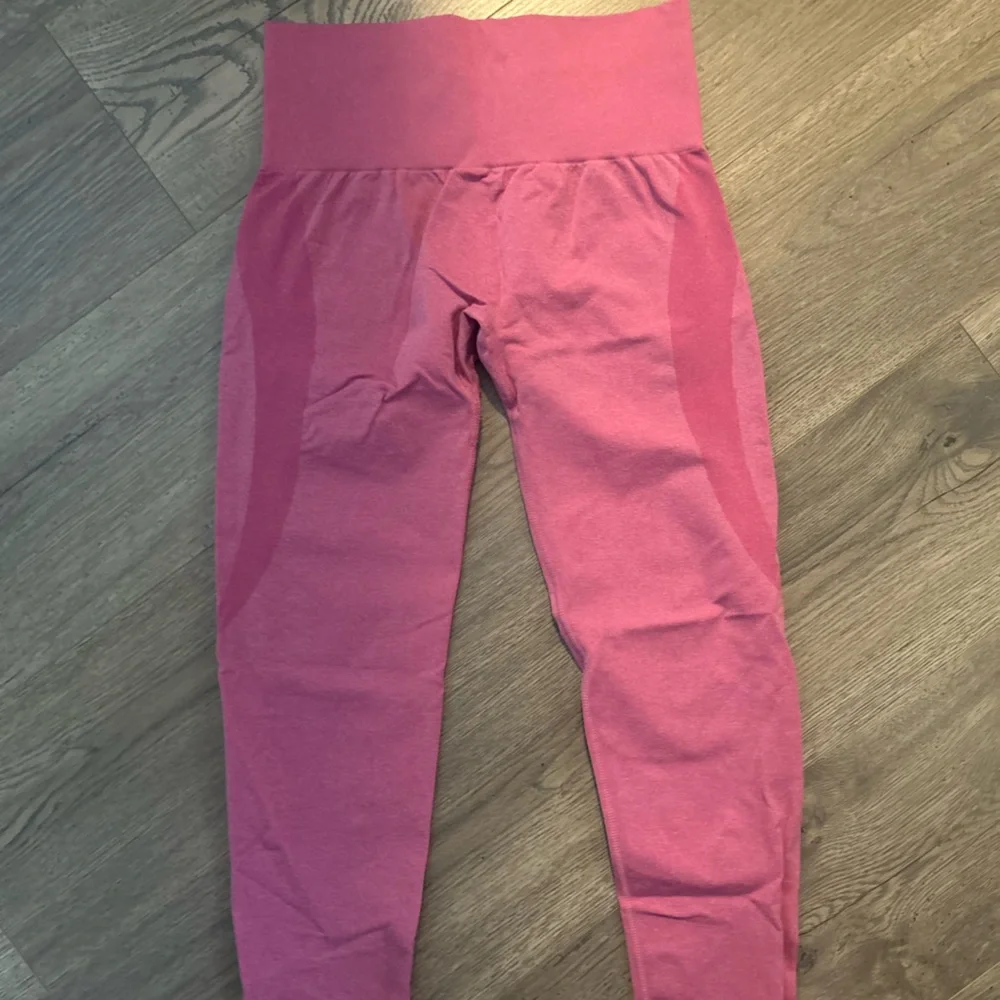 NVGTN Bubblegum pink contour leggings - Picture 3 of 5